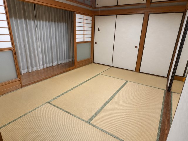 和室ならではの温かな和の空間で寛ぎの時間を過ごせます