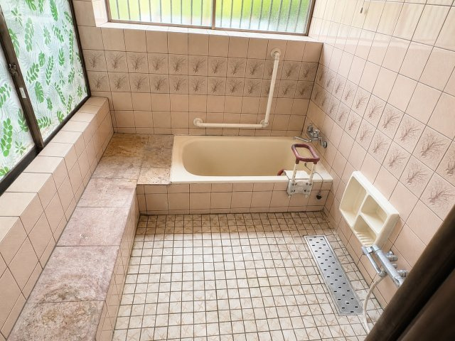 日々の疲れを癒すお風呂付です