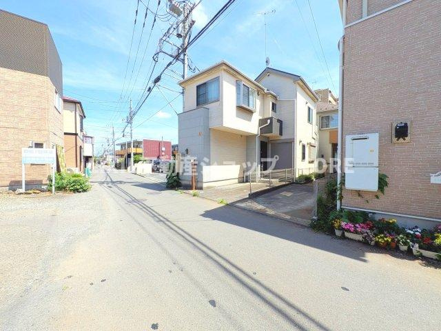 ご見学の際にはご自宅はもちろん、駅やご指定頂いた場所まで無料でお迎えに伺います。