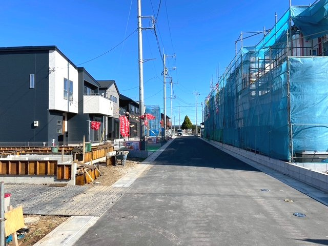 久喜市西（全28区画）22号地　前面道路　お子様の通学にも安心な距離！青葉小学校まで徒歩8分で、便利な立地にあります。