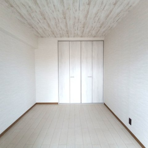 リビング横の洋室です。