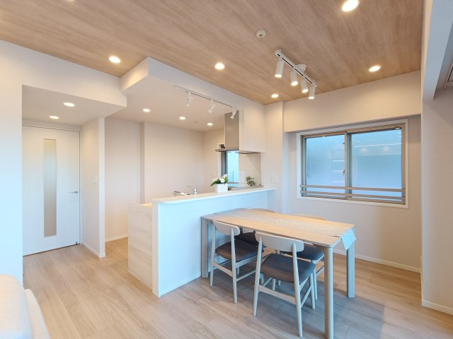 【LDK約14.9帖】　※写真の家具はイメージになります