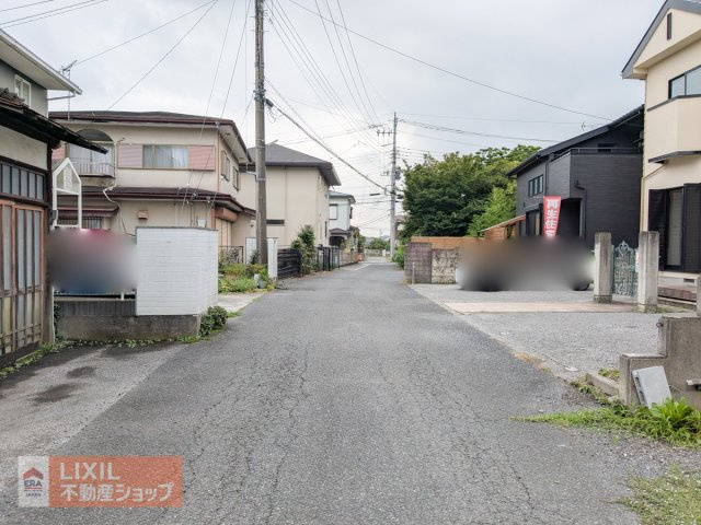 【前面道路／現地写真】前面道路はゆったりしていて、車両のすれ違いや車庫入れが楽です。
