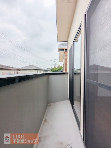 【バルコニー／現地写真】南向きのバルコニーで日当たり良好です。