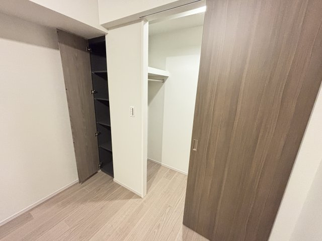 ウォークインクローゼットを完備