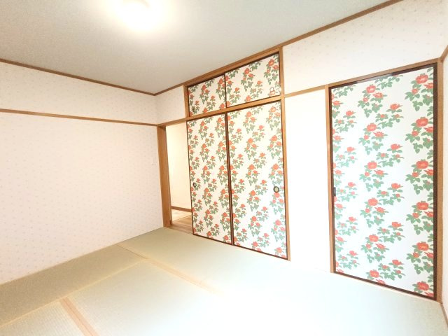 【和室約6.0帖】　落ち着いた雰囲気の和室付き！