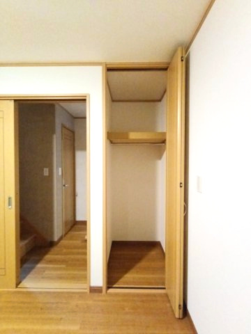 【洋室約6.0帖　収納】　全てのお部屋に収納を備え、空間を広くお使いいただけます。