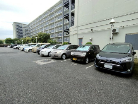【駐車場】
