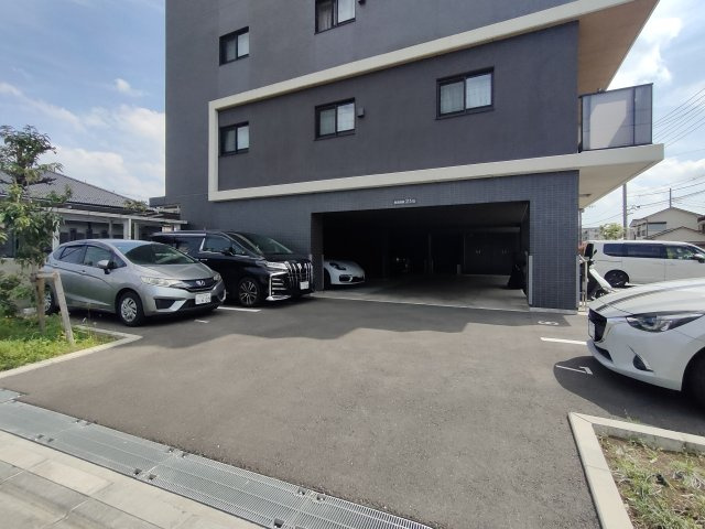 【駐車場】
