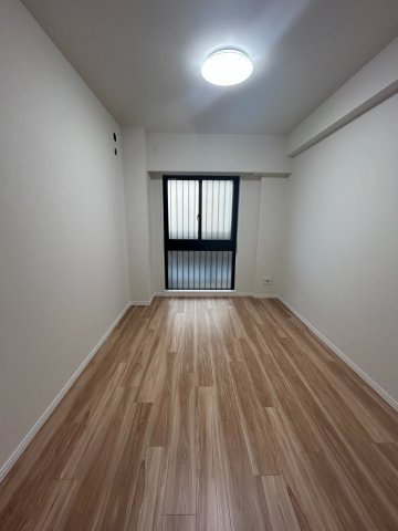 5.6帖洋室のウォークインクローゼット