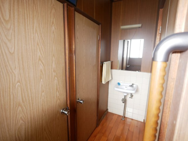 トイレ前の手洗い