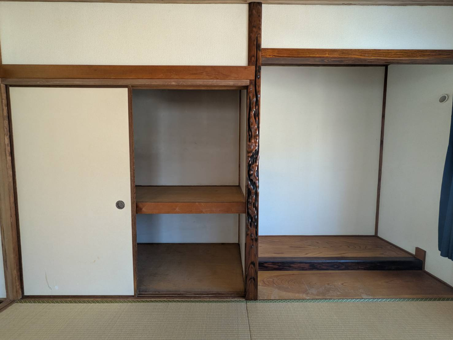 収納力のある押入と床の間風スペースが備わった和室です。布団や季節物の収納にも便利で空間をすっきり保てます。和の意匠を感じられる造りで寝室や客間など幅広い用途に対応可能です。