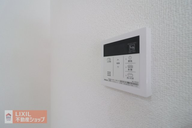 【温水設備】現地完成写真。給湯スイッチ付きで温度調整もラクラクです。
