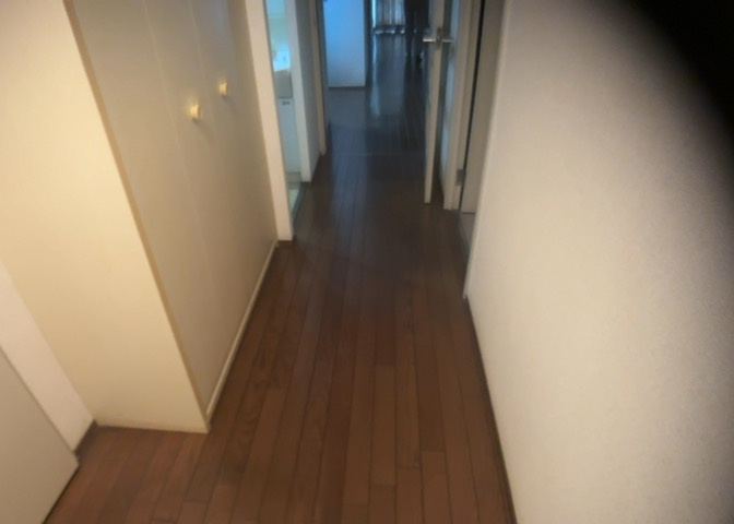 内装はとにかくおしゃれなものがいい！と選ぶ前に、まず住んだ後のことを想像してみましょう。住んでみたらコンセントの位置が悪くて使いにくいなど出てきます。事前にどの家電をどこに置くか想定しておきましょう。