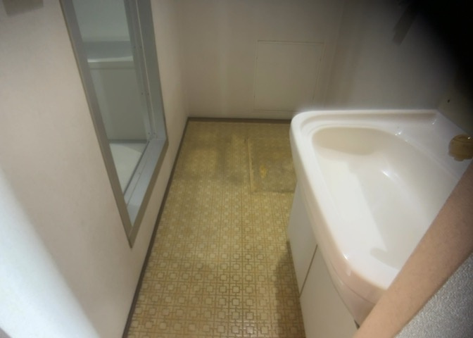 洗面脱衣所は「体を綺麗に整える場所」という目的と役割を持っています。そして便利で使い勝手のいい「体を綺麗に整える場所」にするためには、配置や動線、照明や収納計画をしっかりと検討しておく必要があります。