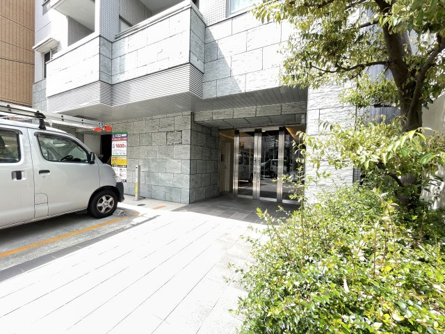 マンションの顔でもある、高級感漂うエントランス。　