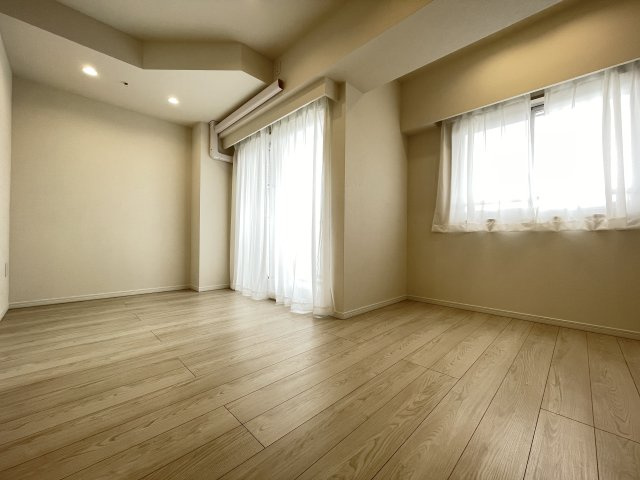 大切なお子さまを見守りやすい引き戸の洋室は、子ども部屋としても。　
