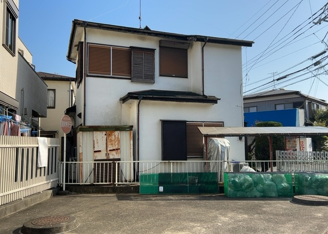 隣家の土地はどうなっているのか、生活利便施設が近くにあるのか、学校まで近いかなど、お客様のライフスタイルにあわせたイメージが重要です。また、近くにあると困る施設が近くにないかも確認するといいでしょう。