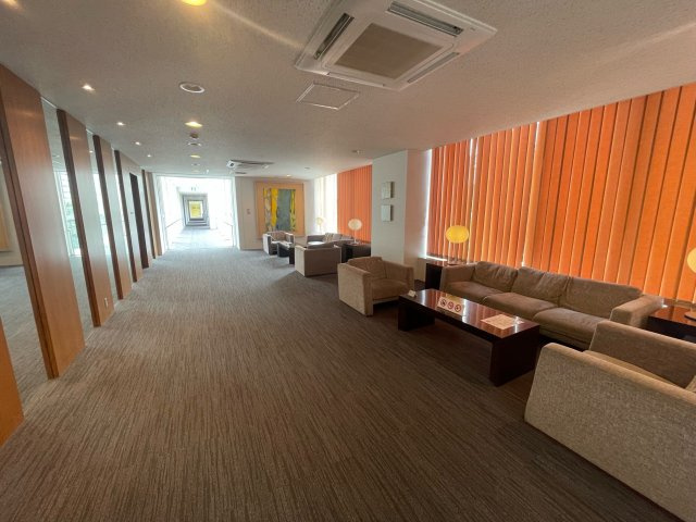 ラウンジ