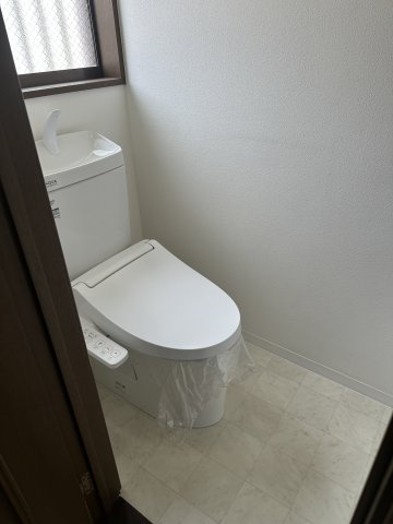 1階・2階それぞれにトイレがあるため、生活シーンに合わせて使い分けしやすい住まい。就寝時や来客時にも便利で、家族みんなが快適に過ごせます。