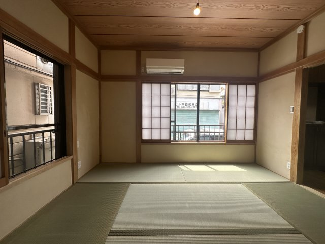 和の趣を感じながら、自分らしい空間づくりを楽しめる和室。