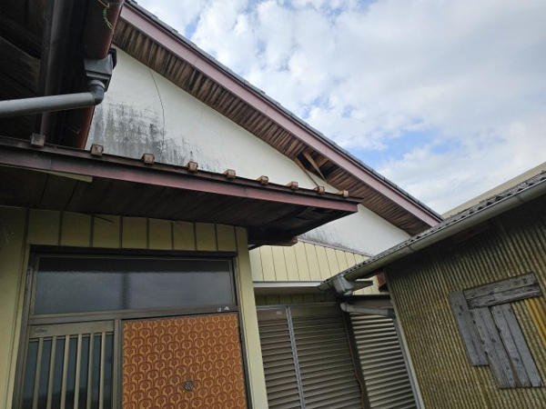 【下中山戸建ての外観】