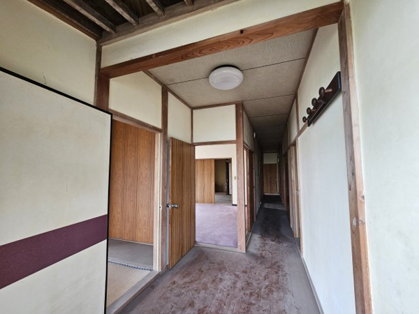 【下中山戸建ての内装】