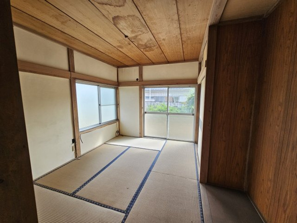 【下中山戸建ての内装】