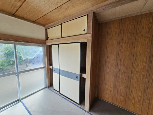 【下中山戸建ての内装】