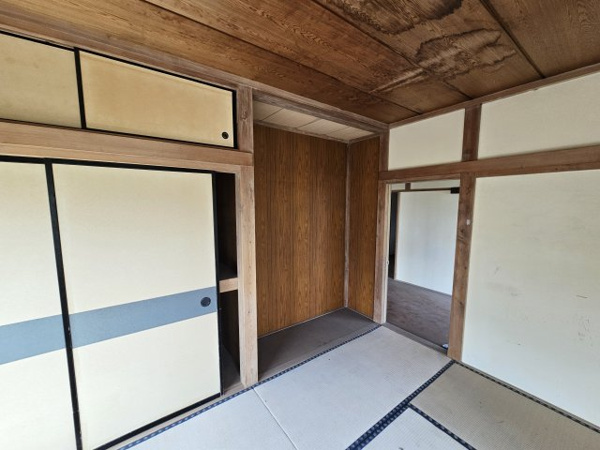 【下中山戸建ての内装】