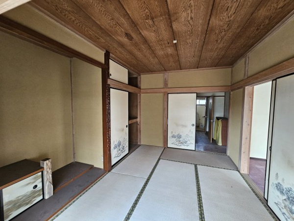 【下中山戸建ての内装】