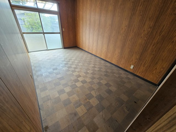 【下中山戸建ての内装】