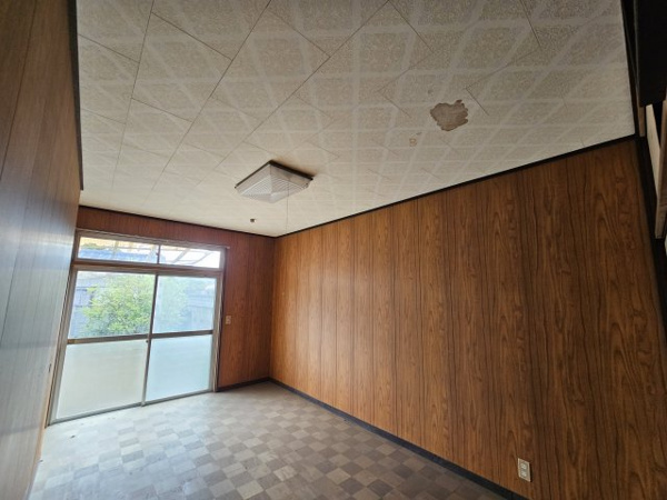 【下中山戸建ての内装】