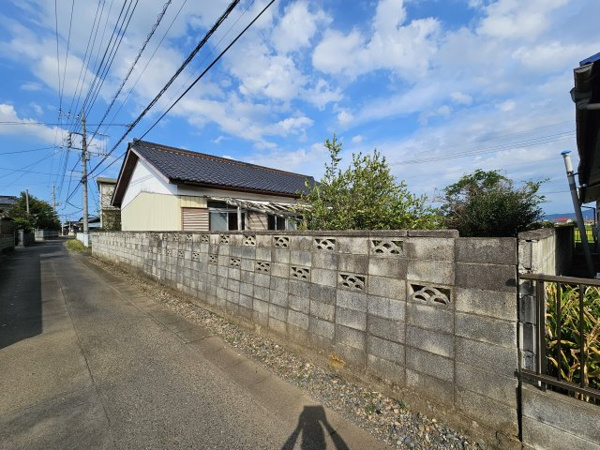 【下中山戸建ての外観】