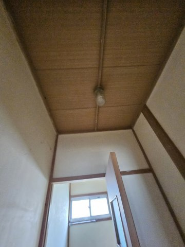 【下中山戸建てのトイレ】