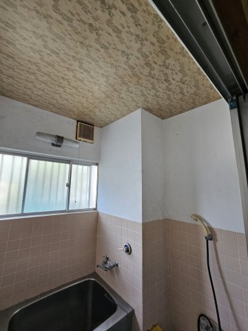 【下中山戸建ての浴室】