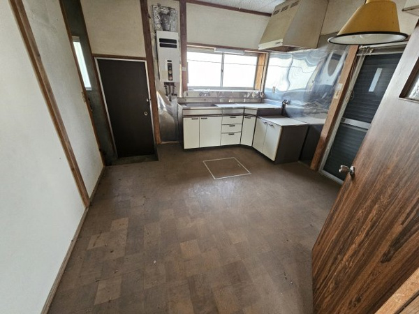 【下中山戸建ての内装】