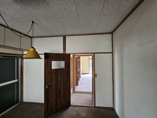 【下中山戸建ての内装】