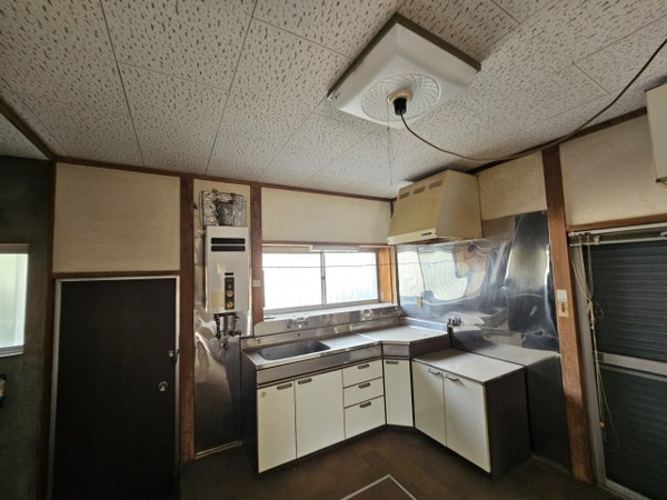 【下中山戸建てのキッチン】