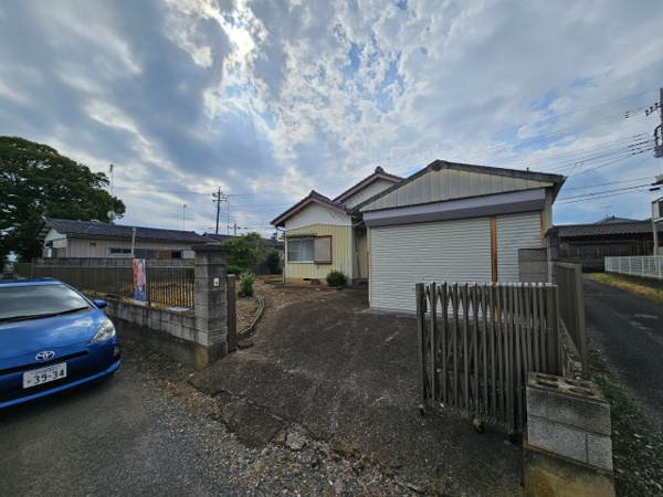 【下中山戸建ての外観】