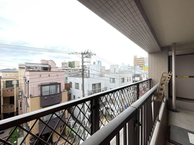 バルコニーからの眺望になります。