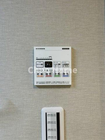 【浴室乾燥機】暖房・冷風・換気・乾燥が可能です。毎日を快適に過ごせるうれしい機能が揃っています。雨の日の洗濯物も安心です。