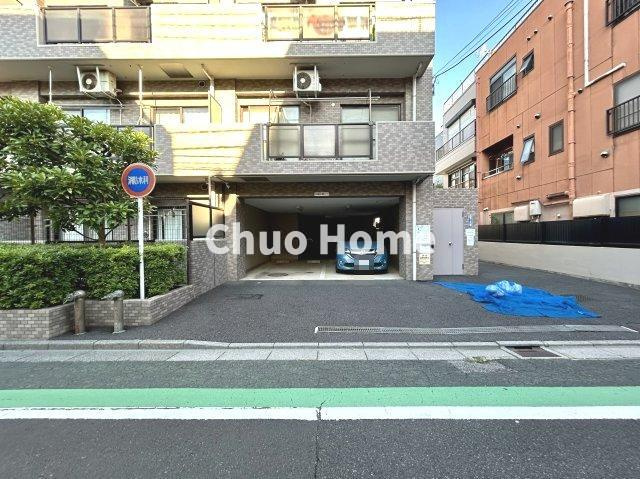 【敷地内駐車場】最新の空き状況や費用などの詳細は担当スタッフまでお問い合わせください。