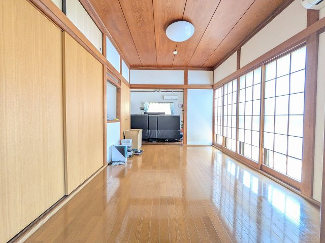 ～1階リビングに隣接している6.0帖の洋室です～