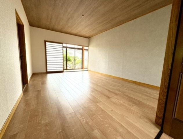 個人の部屋や寝室として使える洋室です