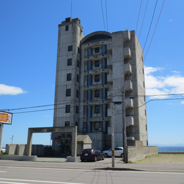 【メゾン・ド・ポールの外観】