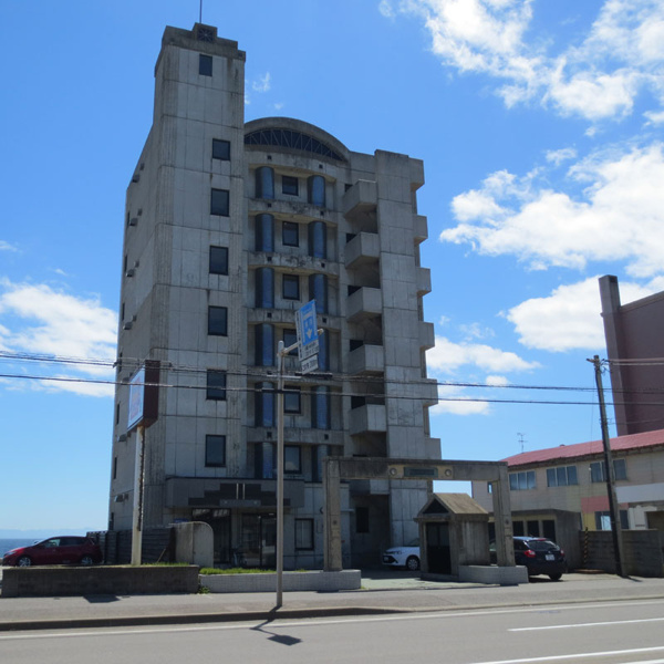 【メゾン・ド・ポールの外観】