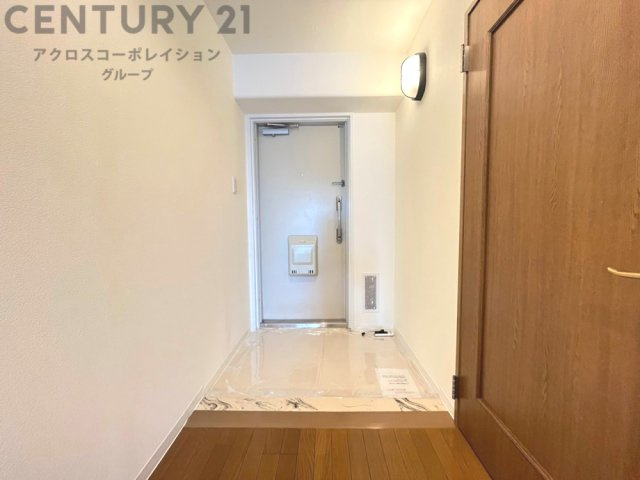 大きな玄関収納付きの玄関です　家族皆様の履物をしっかり収納できます　