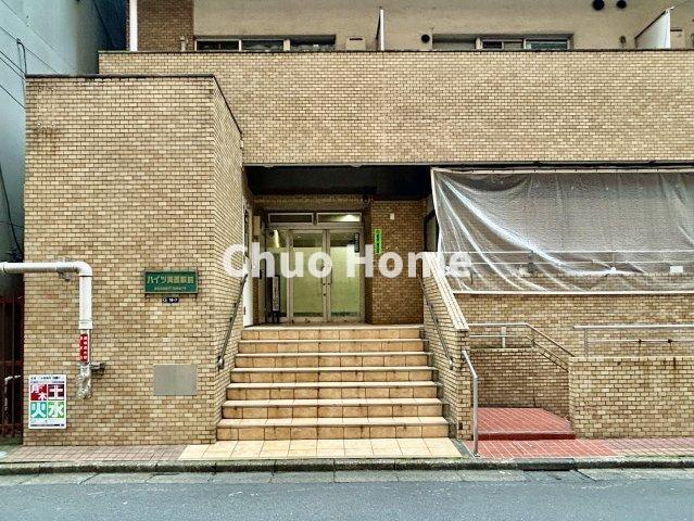 【エントランス】マンションのエントランスは、その物件の印象を決める、顔とも言える場所です。毎日通る場所ですからきれいなのが一番です。