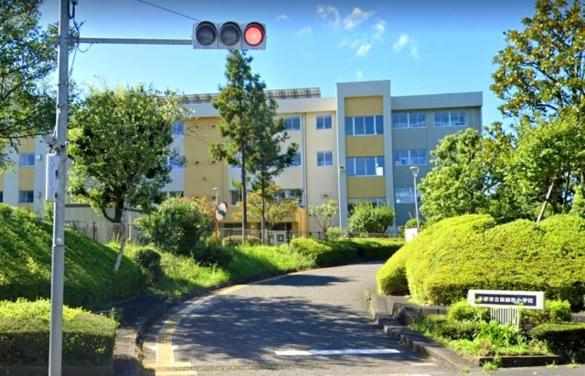 市立南鶴牧小学校まで徒歩7分